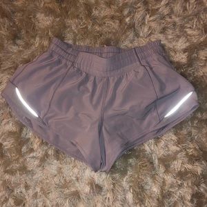 Lululemon hotty hot shorts 2.5 inches